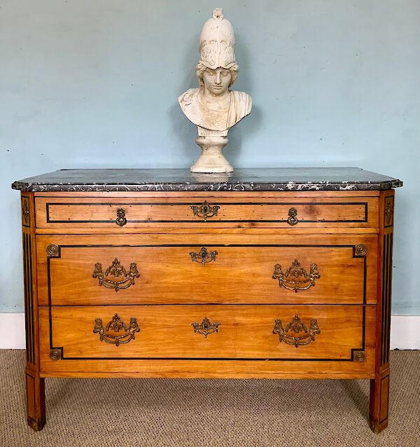 A continental commode