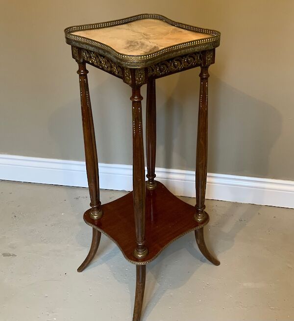 A French torchere stand
